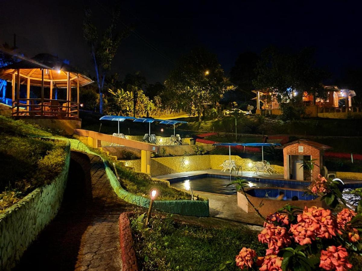 Hosteria Kasadasa Санто-Домінґо-де-лос-Колорадос Екстер'єр фото