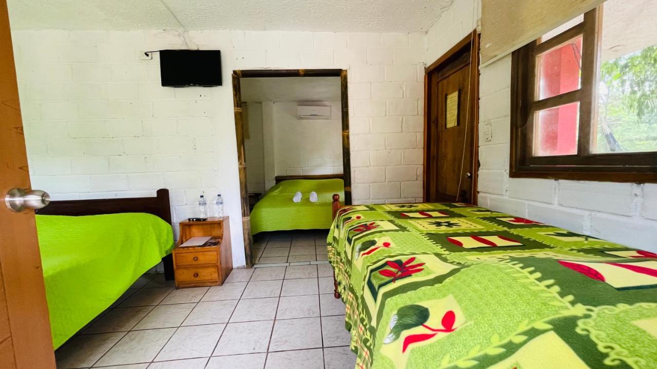 Hosteria Kasadasa Санто-Домінґо-де-лос-Колорадос Екстер'єр фото